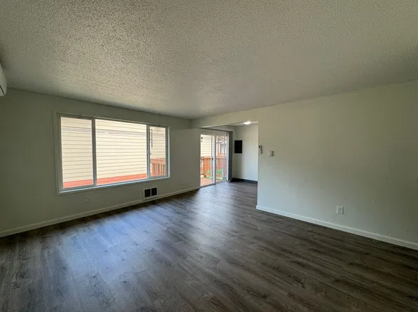 Cameron Park, 621 NE 162nd Ave APT 19, Portland, OR 97230