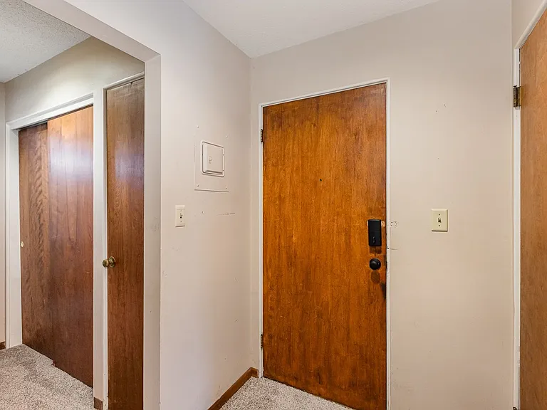 215 Birch St S — Photo 16