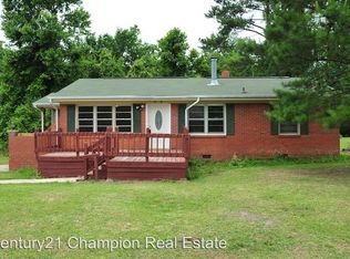 305 Long Acre Dr, Jacksonville, NC 28546