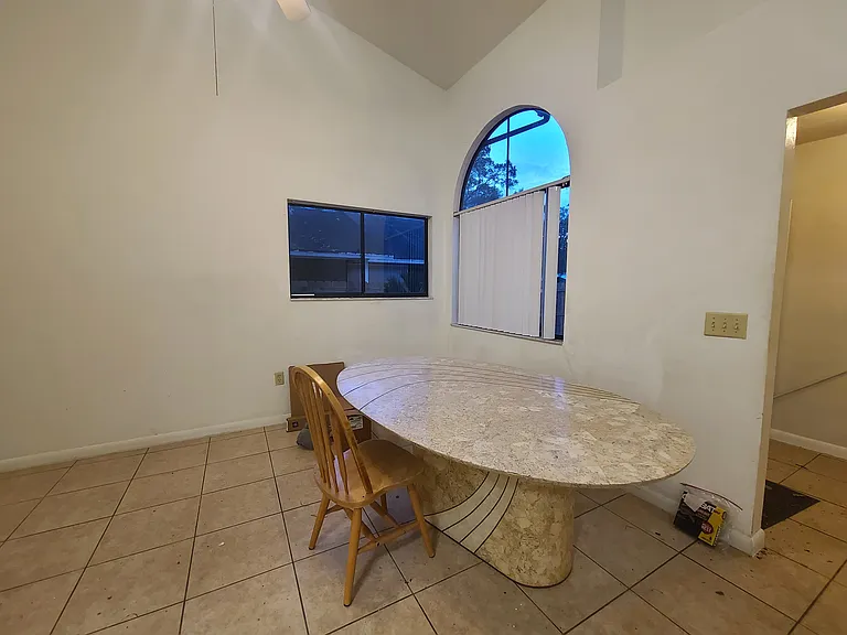 2842 SW 38th Pl — Photo 7