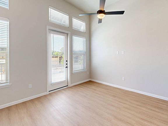 2nd image of 260 W Mulberry St #1102