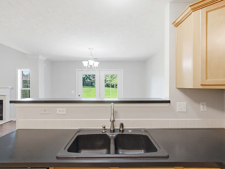 2560 Rockaway Pl — Photo 8