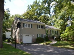 228 Devon Rd, Township Of Washington, NJ 07676