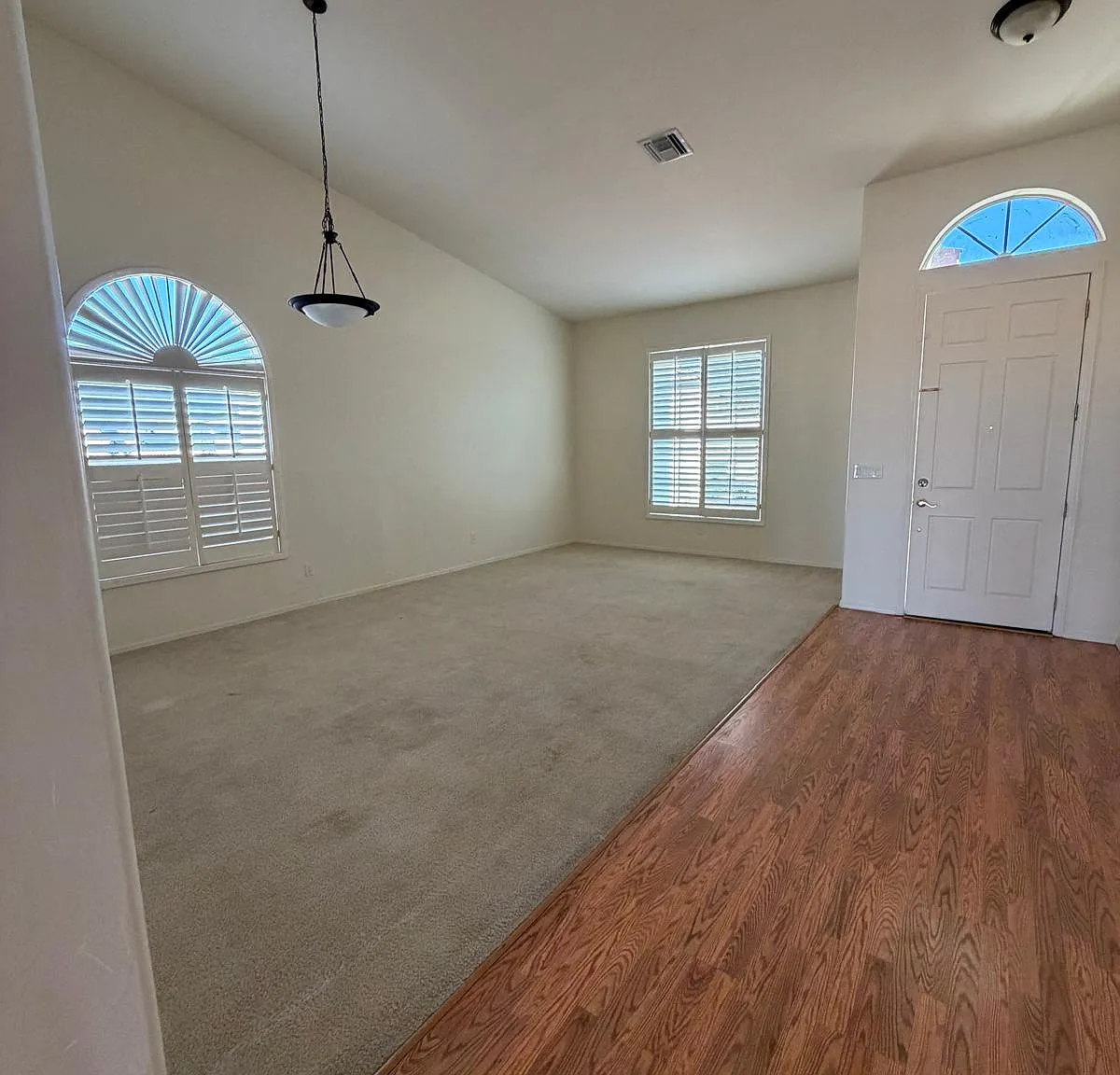 5 bed, 2635 sqft, $2,800 — Photo 4
