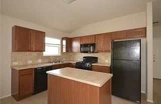 4th image of 347 Bloomsbury Dr