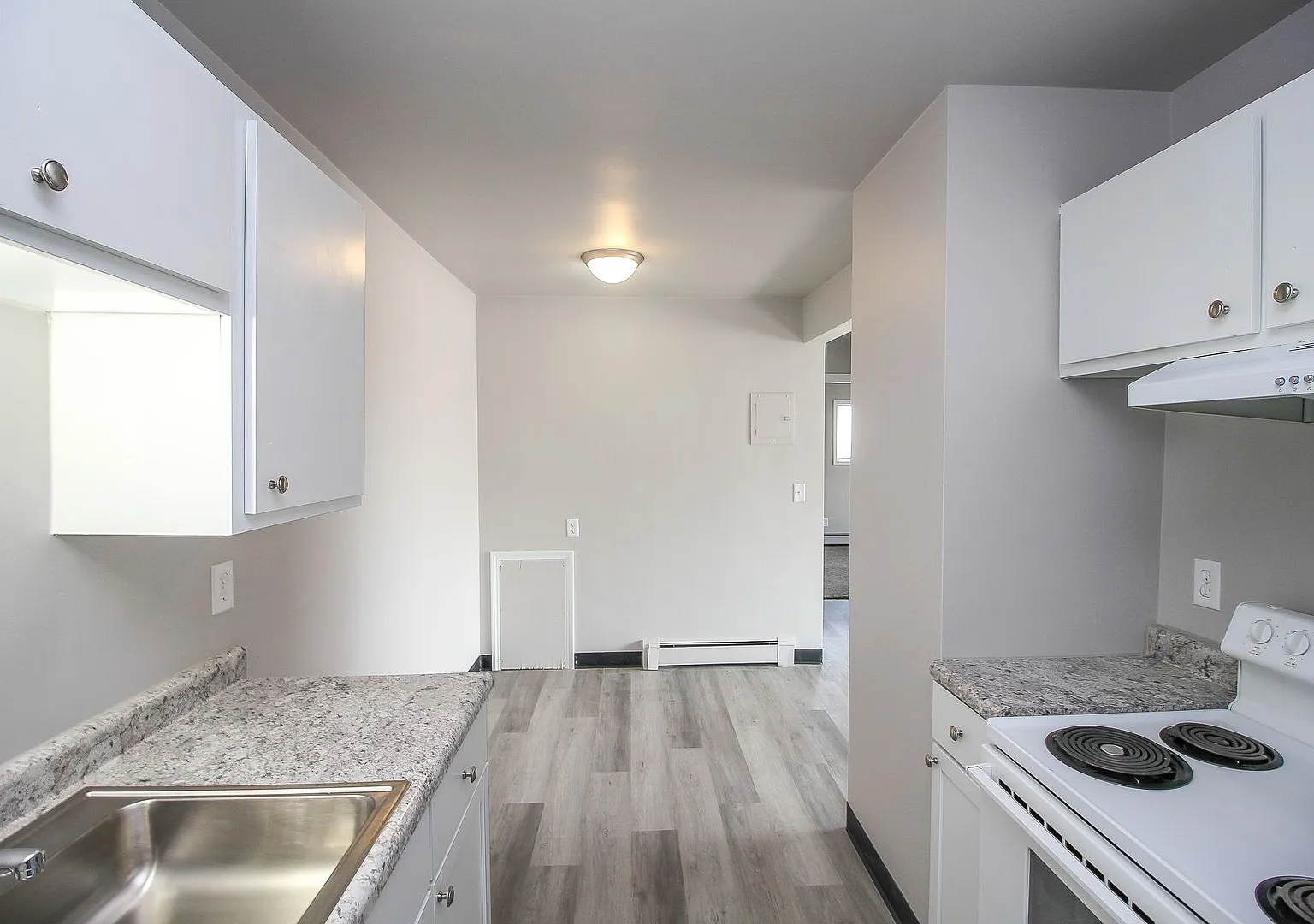 **Limited Time Special! 1 Month Free Rent — Photo 4