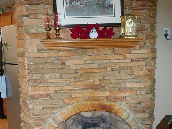 2nd image of 195 Camelia Ct