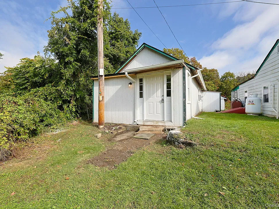 16 Tighe Ave