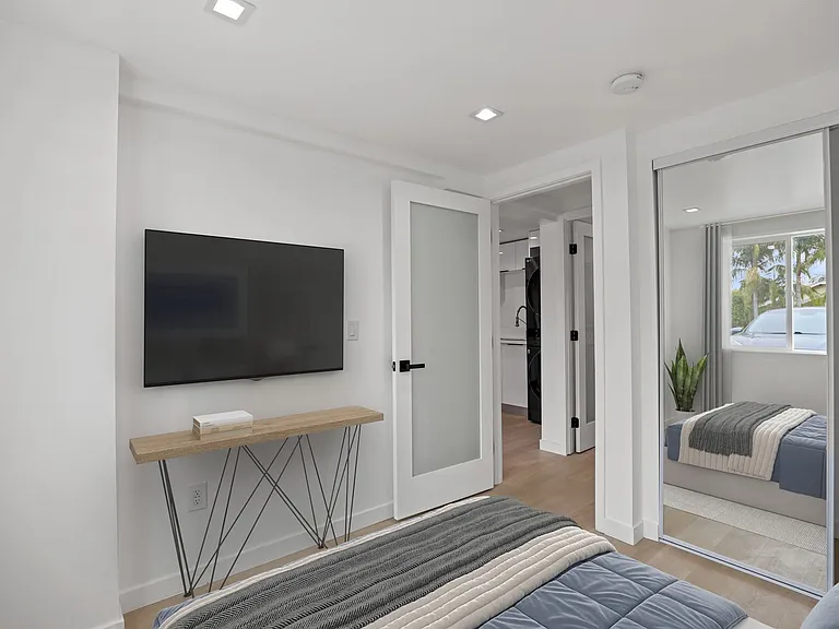 2561 W Avenue 30 — Photo 43