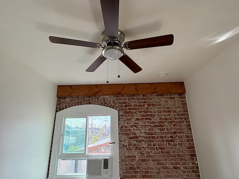 3572 E 8th St #16 — Photo 8