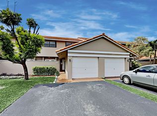 8820 SW 113th Place Cir E, Miami, FL 33176