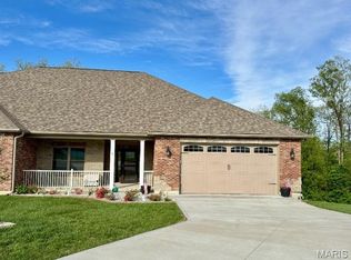 821 Destiny Dr, Villa Ridge, MO 63089