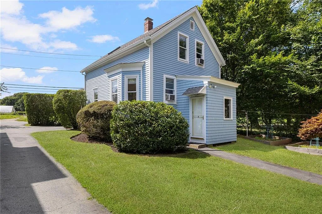 3 bed, 1.5 bath, 1052 sqft, $3,400 — Photo 2
