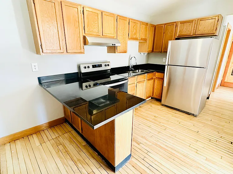Emerson Manor Flats — Photo 6