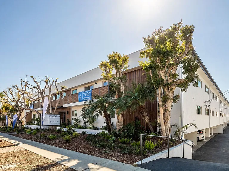 3450 Emerald (312 Calle Miramar LLC) — Photo 30