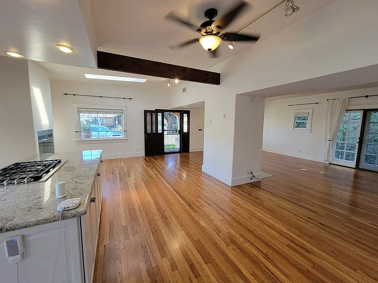 321 Grand Ave — Photo 4
