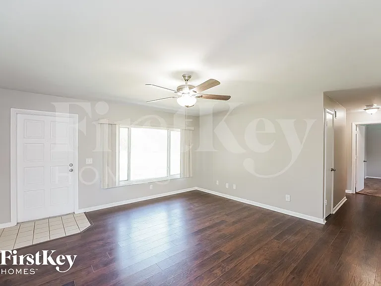 1304 Wilmette St — Photo 2