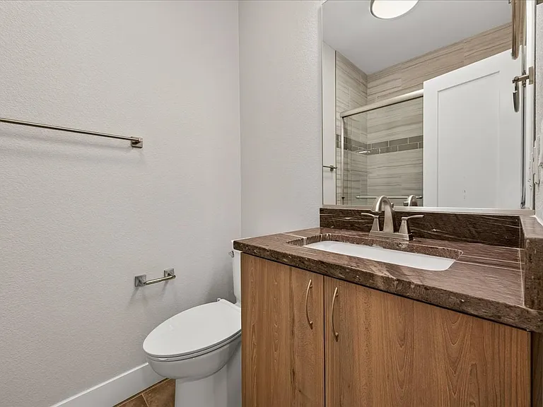 1407 Rogers Ct — Photo 43