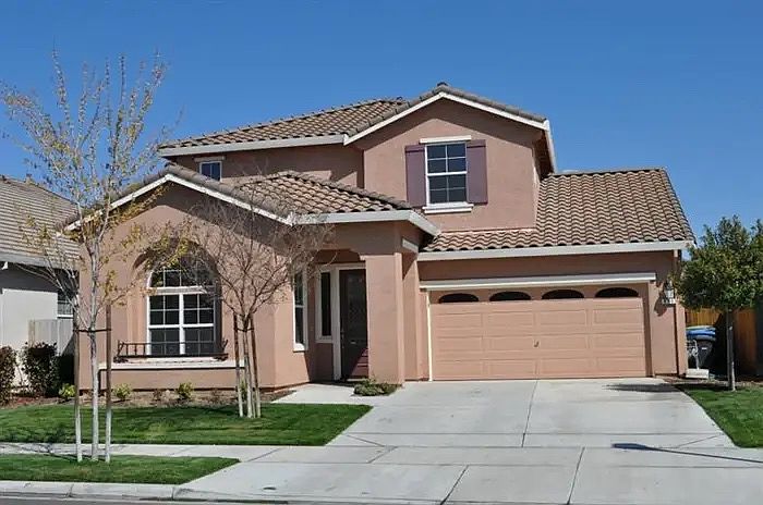 1st image of 911 La Paloma St