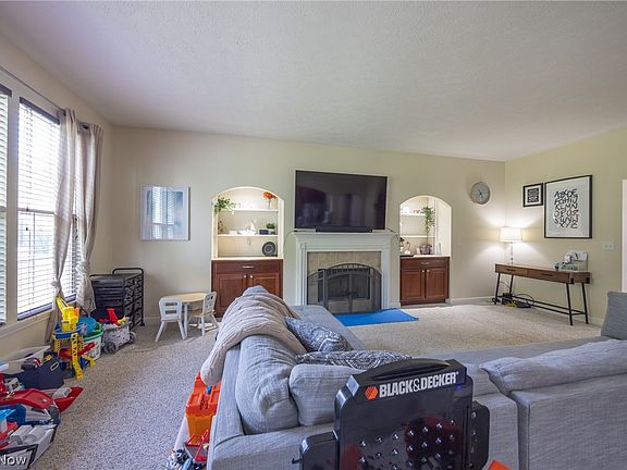 5th image of 8856 Oakbrook Cir