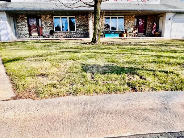 1752 W Greenlawn Ln, Appleton, WI 54914