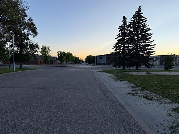 2nd image of 9932 107th Ave