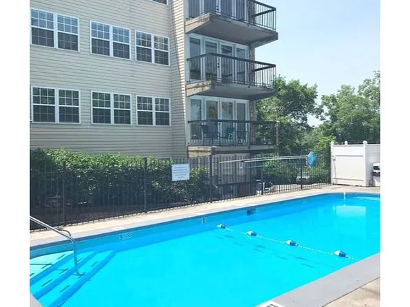 2749 Sullins St #B201, Knoxville, TN 37919