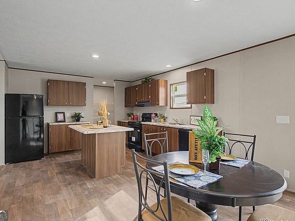 4th image of 134 Robinson St