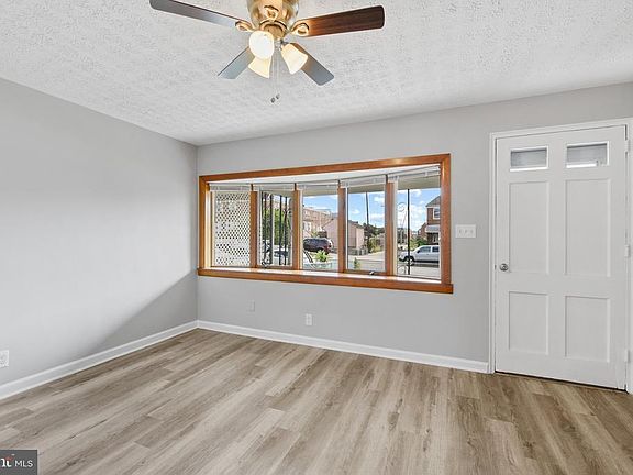 4th image of 826 Jeannette Ave