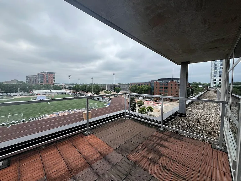 Galaxie High Rise Apartments — Photo 163