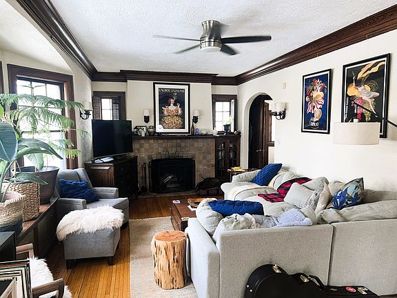 5 living room from back of home_06092024