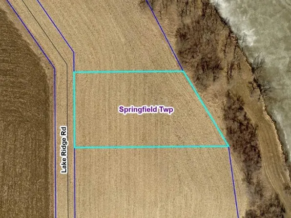 Lake Ridge Rd, Decorah, IA 52101