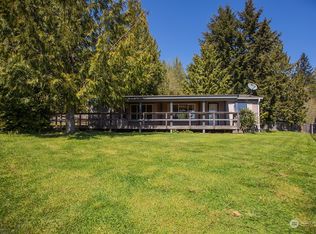 160 E Huckleberry Dr, Grapeview, WA 98546