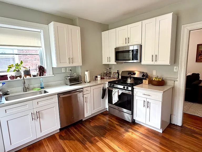 108 Winthrop Rd #5 — Photo 6