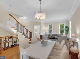 1722 Potomac Greens Dr, Alexandria, VA 22314