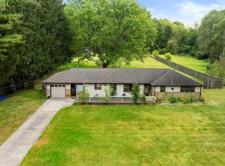 55136 Sundown Rd, South Bend, IN 46628