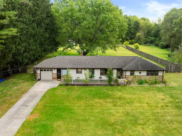 55136 Sundown Rd, South Bend, IN 46628