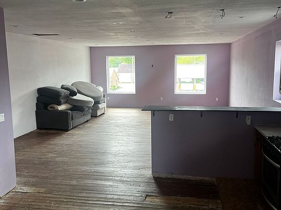 3rd image of 513 Main St #1