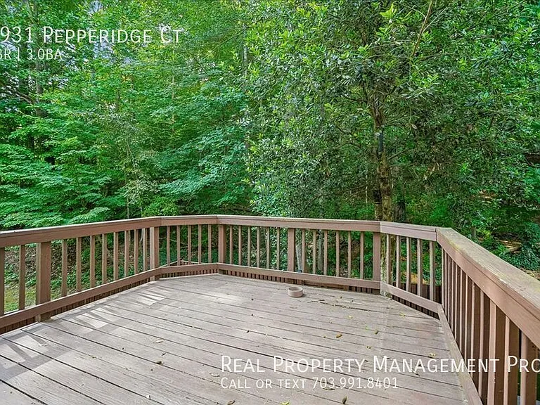 3931 Pepperidge Ct — Photo 8