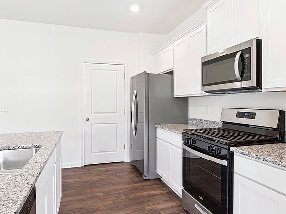 4th image of 211 Venard Way