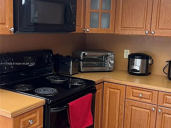 4th image of 15272 SW 46th Ln #H66
