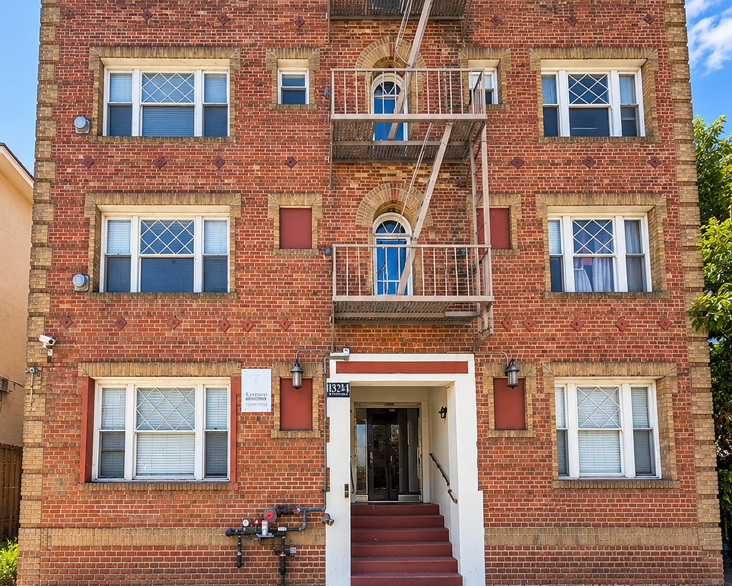 Historic Character, Modern Echo Park Living — Photo 1