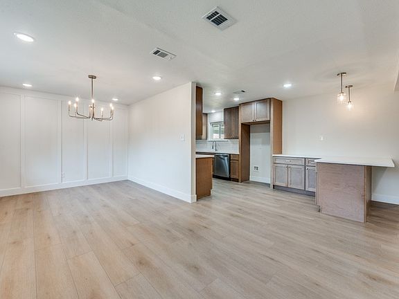 4th image of 6904 Jewell Ave