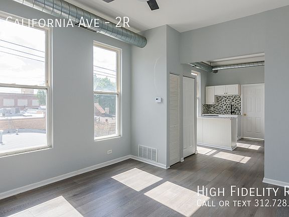 3rd image of 914 N California Ave #2R
