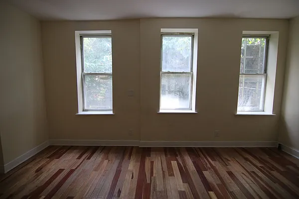 Rented by Target Realty Group | media 10