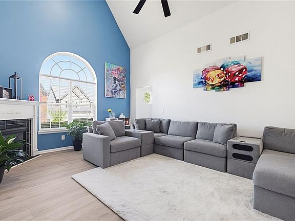 3rd image of 613 Armitage Way