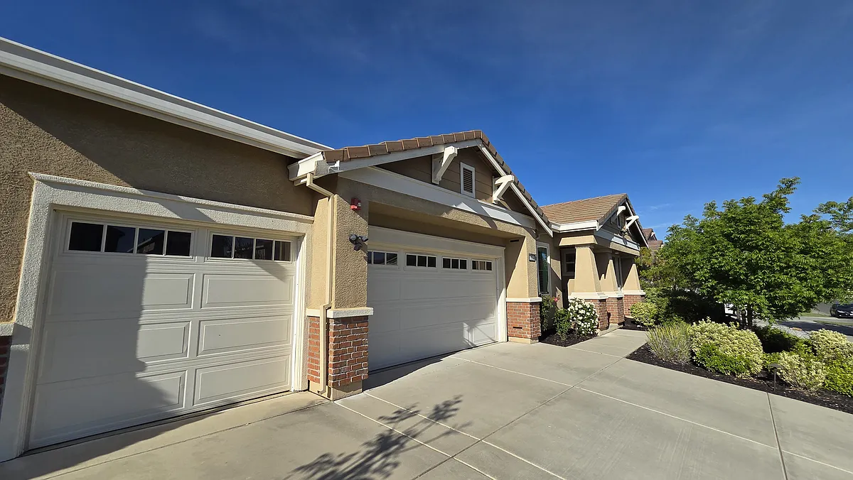 Building Photo - 953 Kennedy Dr