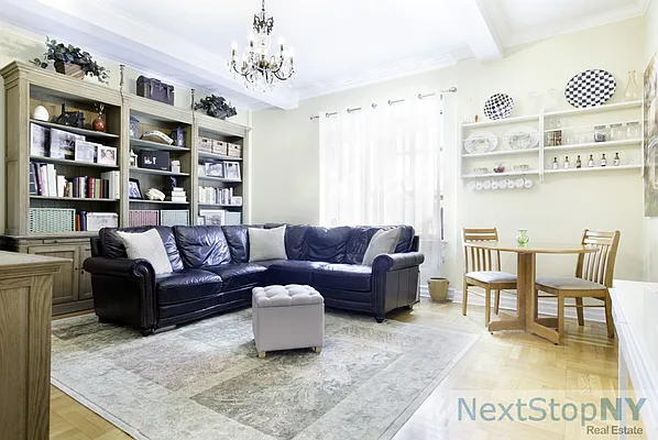 Sold by NextStopNY | media 1