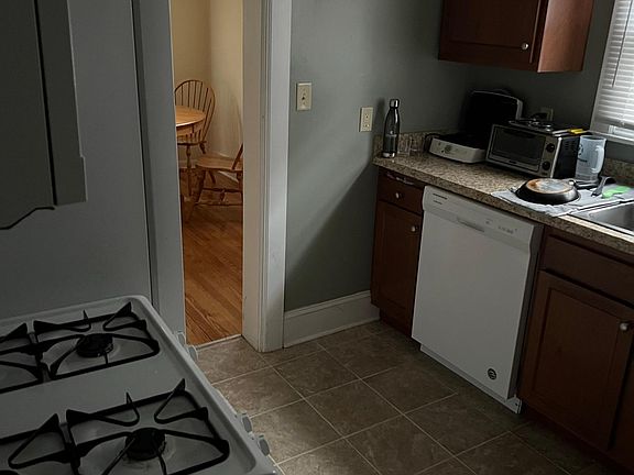 2nd image of 303 Bailey St