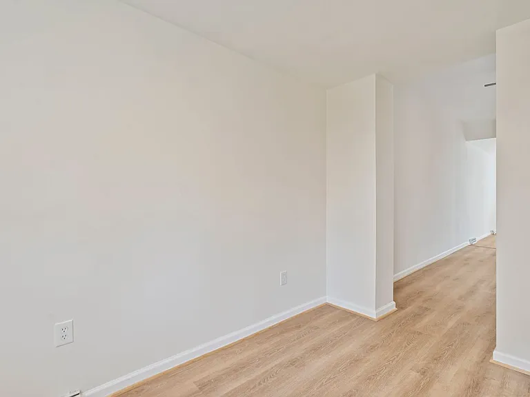 321 Taylor St — Photo 7